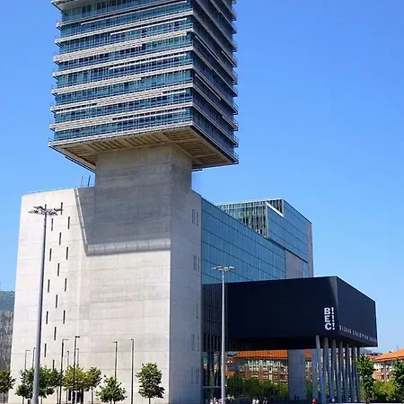 Modern Bilbao Apartment *